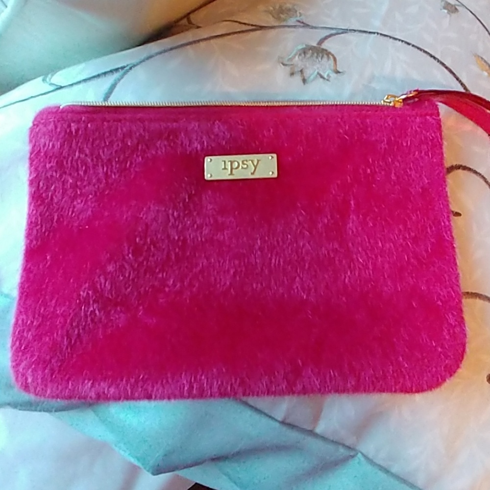 Fuchsia cosmetics bag!